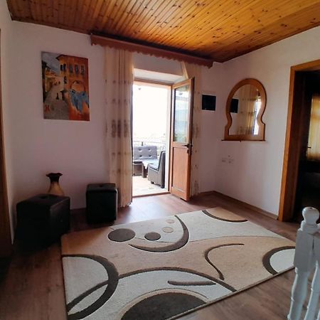 Guest House Ejona Gjirokastër Buitenkant foto