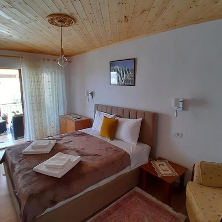 Guest House Ejona Gjirokastër Buitenkant foto