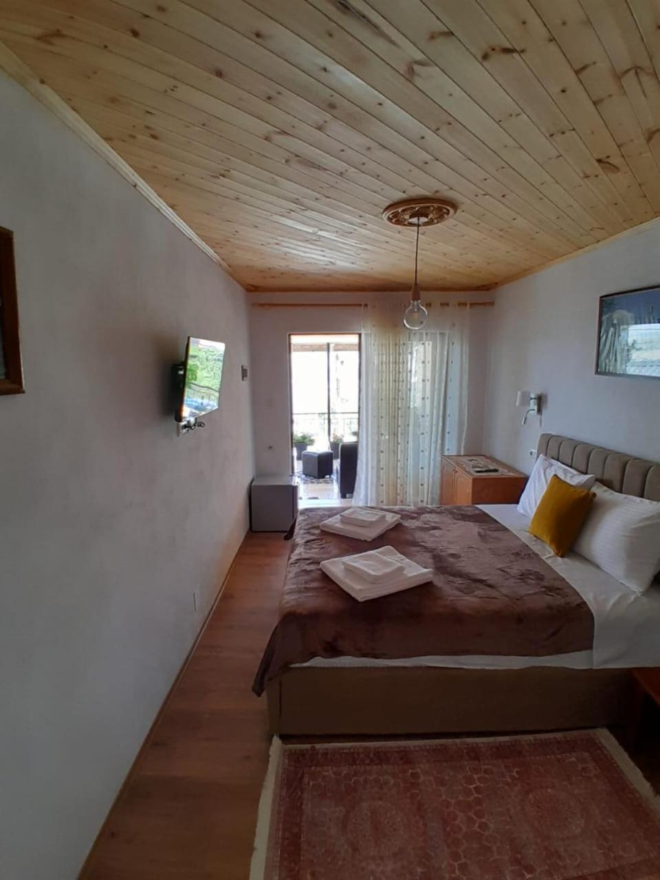 Guest House Ejona Gjirokastër Buitenkant foto