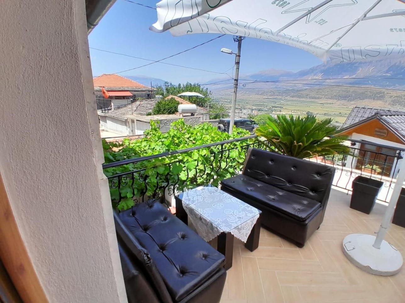 Guest House Ejona Gjirokastër Buitenkant foto