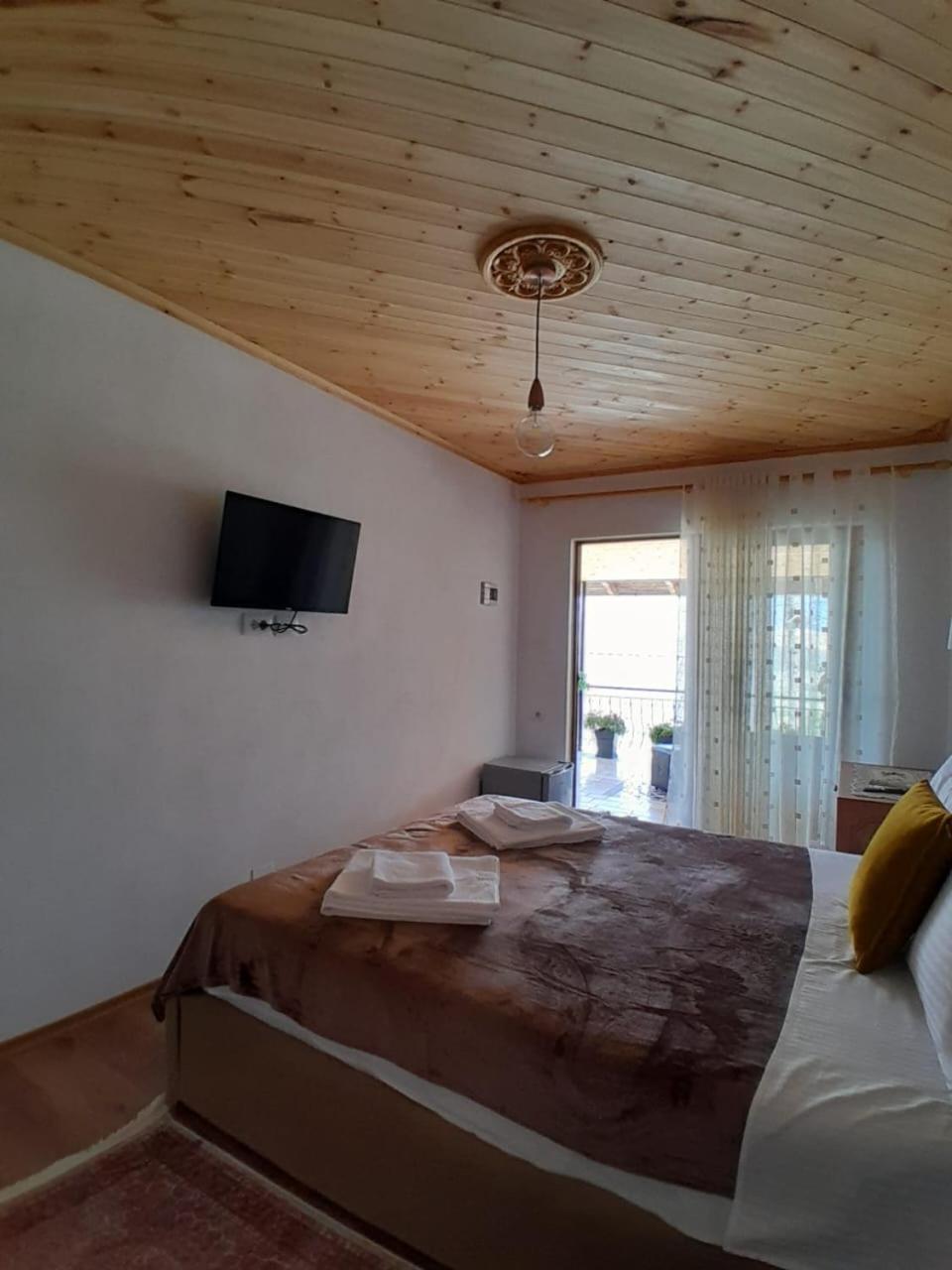 Guest House Ejona Gjirokastër Buitenkant foto