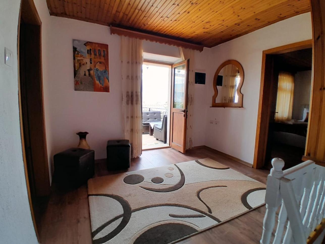 Guest House Ejona Gjirokastër Buitenkant foto