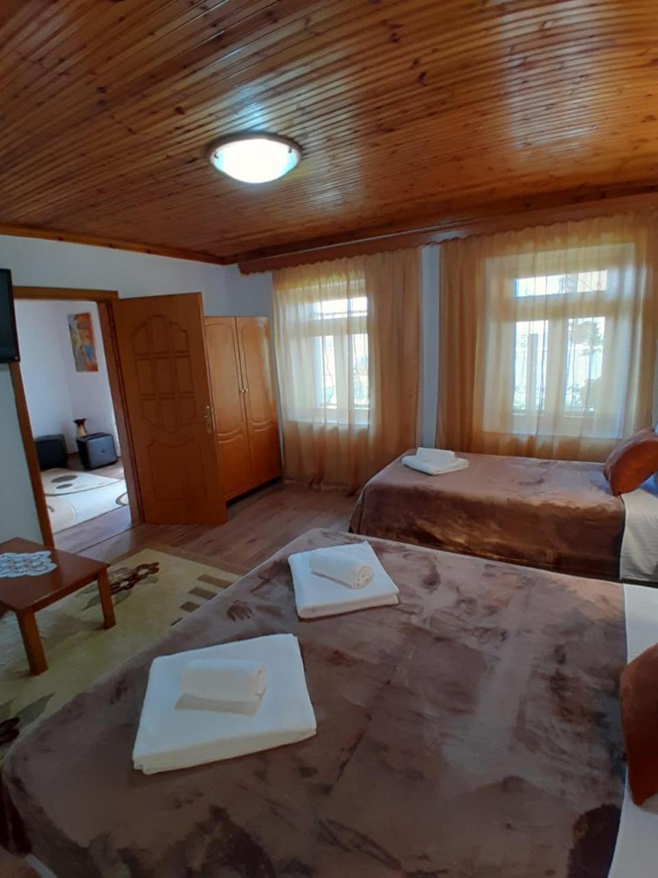 Guest House Ejona Gjirokastër Buitenkant foto